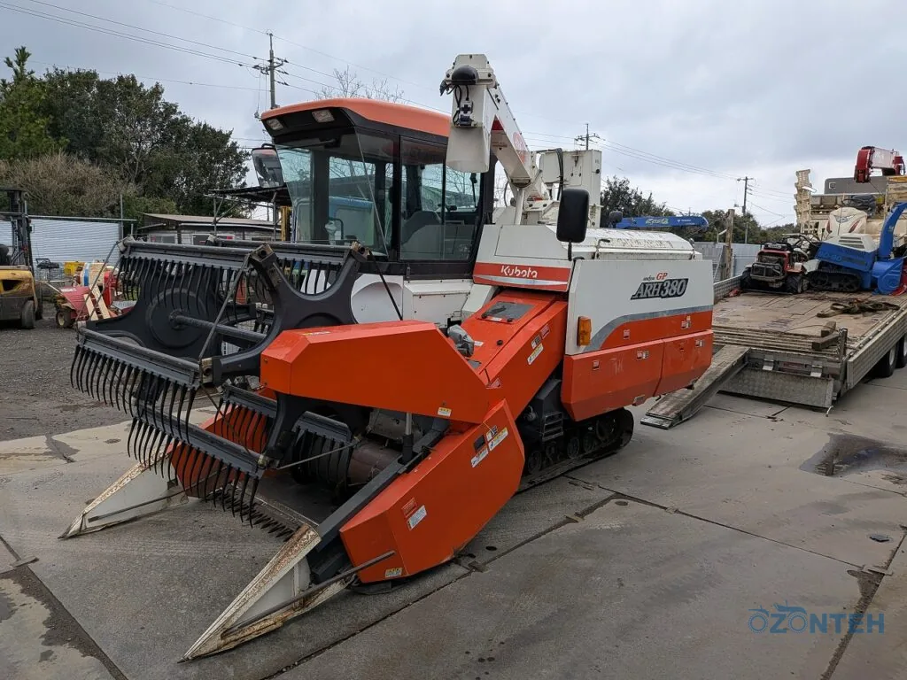 Combina fasole Kubota ARH380 (Cabina), serie 10404