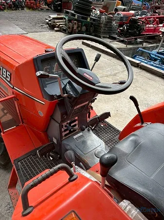 Tractor japonez Kubota L1-195D, serie 79493