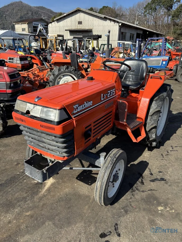 Tractor japonez Kubota L1-235s, serie 21028