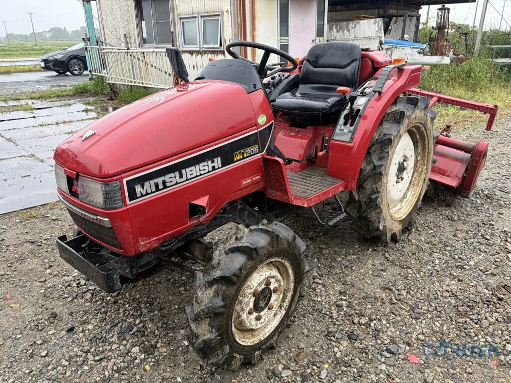 Tractor japonez Mitsubishi MT205D, serie 82824